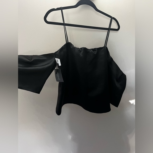 NWT Aritzia Tops Talula Satin Cold Shoulder Top Size L - Picture 2 of 8